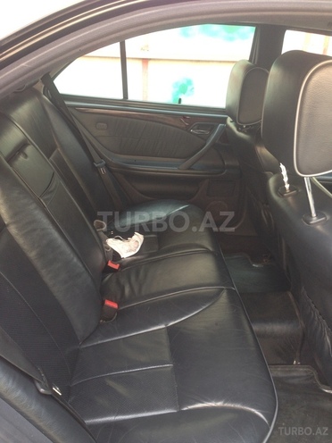 Mercedes E 270 2000, 298,000 km - 2.7 l - Bakı