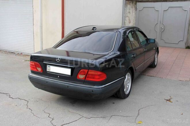 Mercedes E 200 1998, 320,000 km - 2.0 l - Bakı