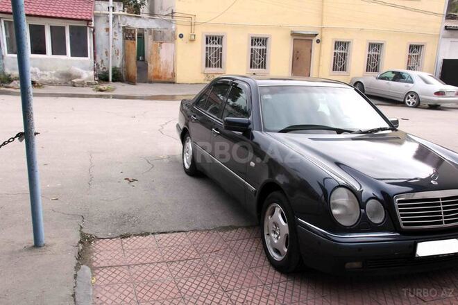 Mercedes E 200 1998, 320,000 km - 2.0 l - Bakı