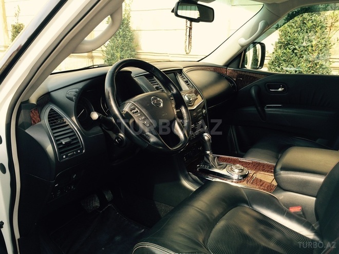 Nissan Patrol 2010, 91,000 km - 5.6 л - Bakı