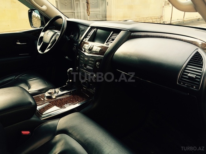 Nissan Patrol 2010, 92,000 km - 5.6 л - Bakı