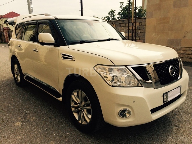 Nissan Patrol 2010, 92,000 km - 5.6 л - Bakı