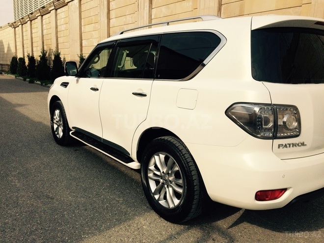Nissan Patrol 2010, 92,000 km - 5.6 л - Bakı