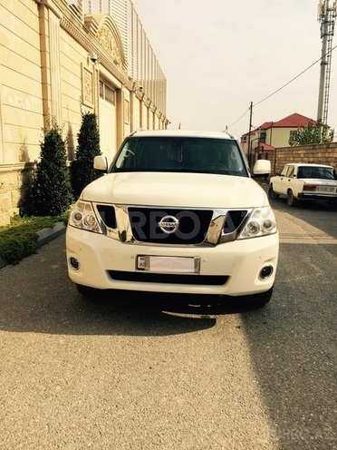 Nissan Patrol 2010, 92,000 km - 5.6 л - Bakı