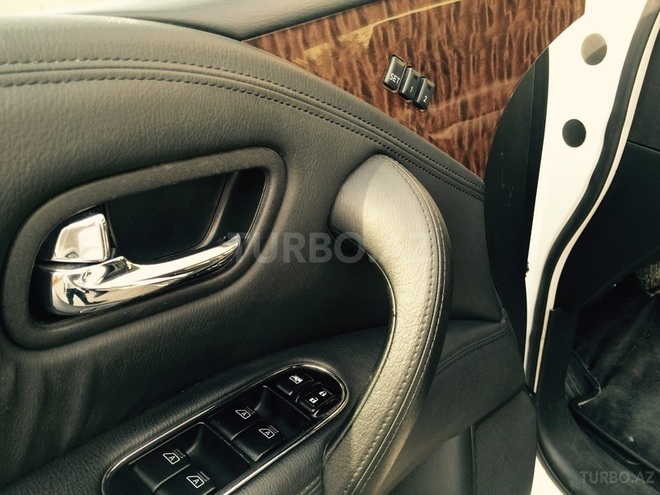Nissan Patrol 2010, 92,000 km - 5.6 л - Bakı