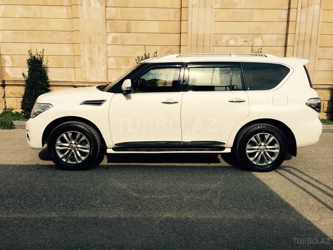 Nissan Patrol 2010, 92,000 km - 5.6 л - Bakı