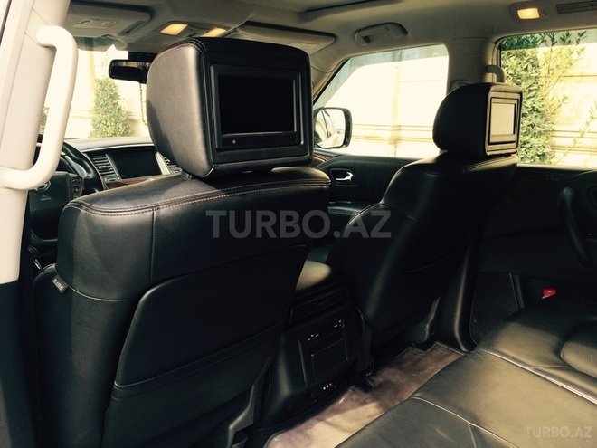 Nissan Patrol 2010, 92,000 km - 5.6 л - Bakı