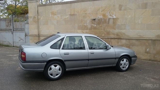 Opel Vectra 1995, 215,000 km - 2.0 l - Bakı