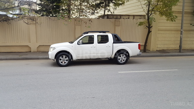 Nissan Navara 2011, 91,500 km - 2.5 л - Bakı