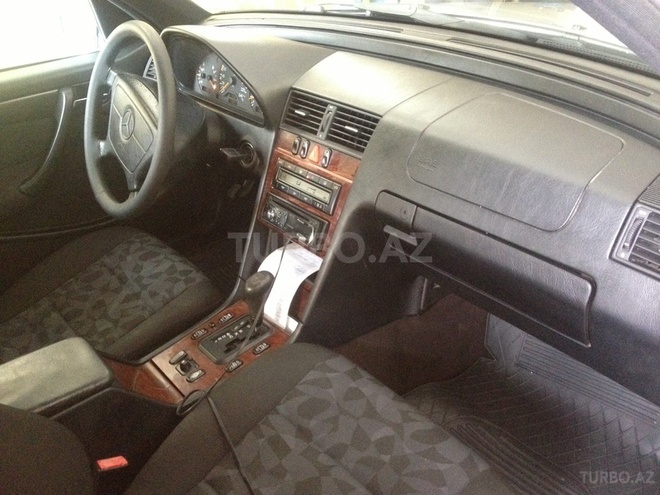 Mercedes C 200 1998, 220,000 km - 2.0 l - Sumqayıt