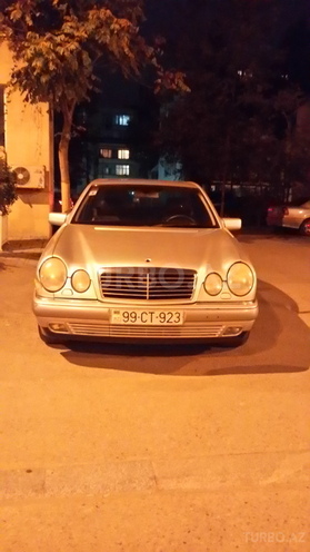 Mercedes E 240 1999, 226,000 km - 2.4 l - Bakı