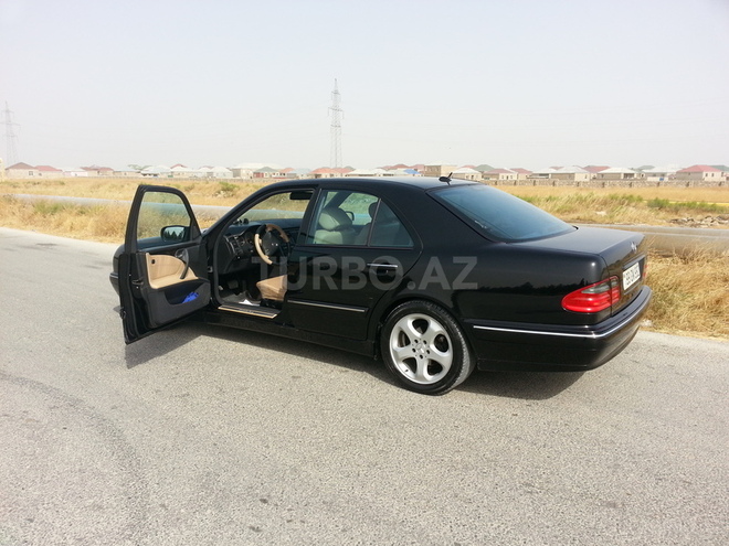 Mercedes E 240 2001, 216,000 km - 2.4 l - Bakı