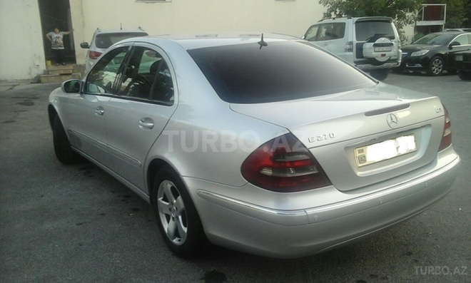 Mercedes E 270 2002, 476,700 km - 2.7 l - Bakı
