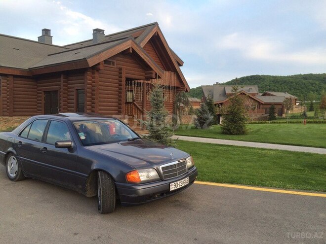 Mercedes C 180 1994, 213,000 km - 1.8 l - Quba