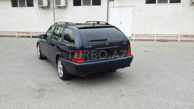 Mercedes C 220 2000, 218,000 km - 2.2 l - Bakı