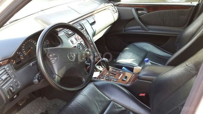 Mercedes E 240 2000, 143,000 km - 2.6 l - Bakı