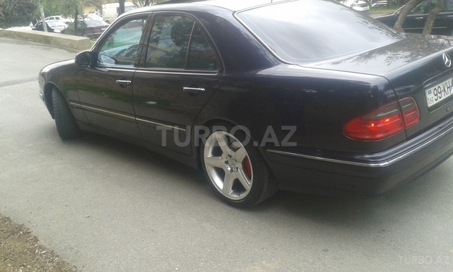 Mercedes E 240 2001, 210,000 km - 2.6 l - Bakı
