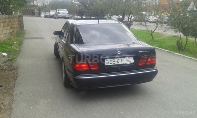 Mercedes E 240 2001, 210,000 km - 2.6 l - Bakı
