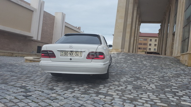Mercedes E 220 2001, 708,000 km - 2.2 l - Bakı