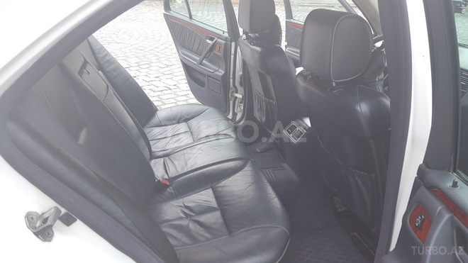 Mercedes E 220 2001, 708,000 km - 2.2 l - Bakı