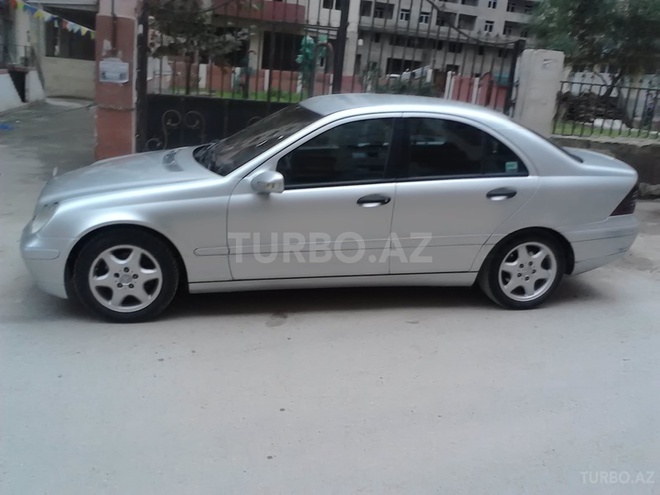 Mercedes C 220 2000, 408,000 km - 2.2 л - Bakı