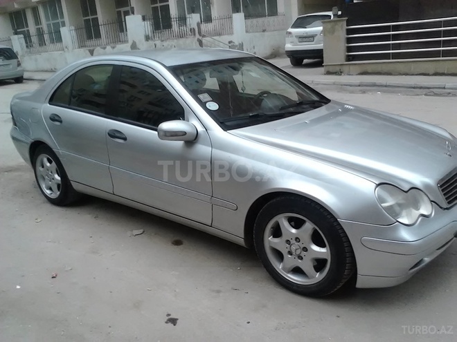 Mercedes C 220 2000, 408,000 km - 2.2 л - Bakı