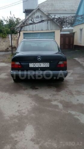 Mercedes E 220 1993, 432,100 km - 2.2 l - Sabirabad