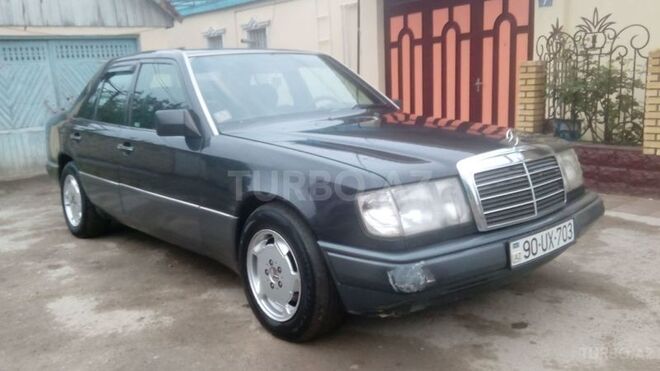 Mercedes E 220 1993, 432,100 km - 2.2 l - Sabirabad