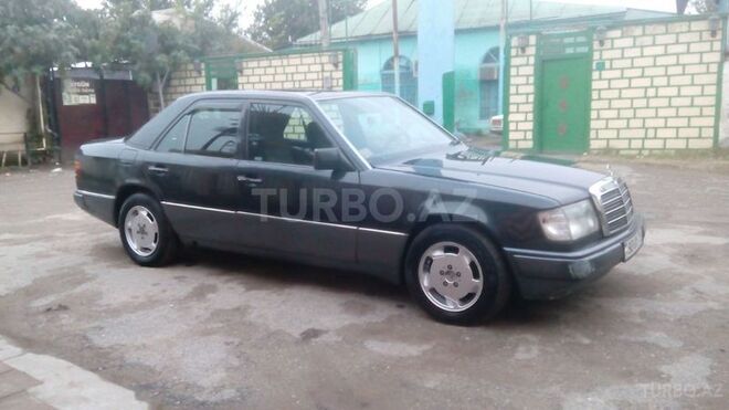Mercedes E 220 1993, 432,100 km - 2.2 l - Sabirabad