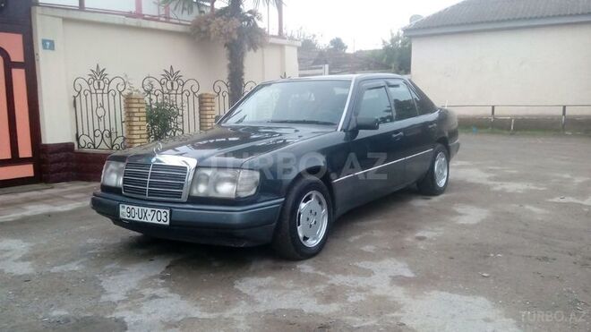 Mercedes E 220 1993, 432,100 km - 2.2 l - Sabirabad