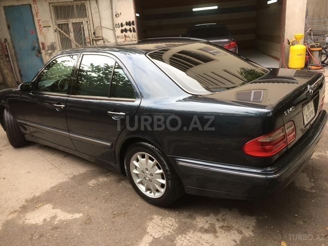Mercedes E 240 2000, 163,000 km - 2.4 l - Bakı