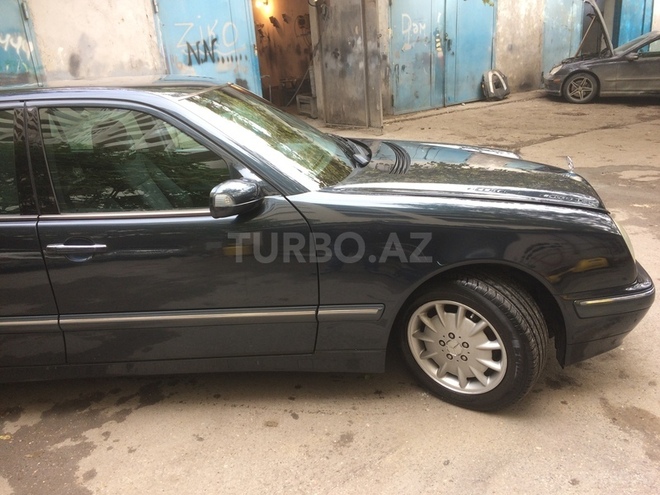 Mercedes E 240 2000, 163,000 km - 2.4 l - Bakı