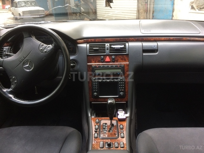 Mercedes E 240 2000, 163,000 km - 2.4 l - Bakı