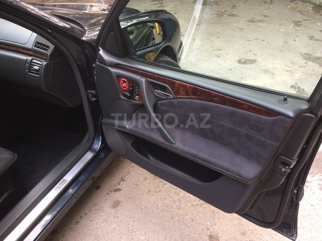 Mercedes E 240 2000, 163,000 km - 2.4 l - Bakı