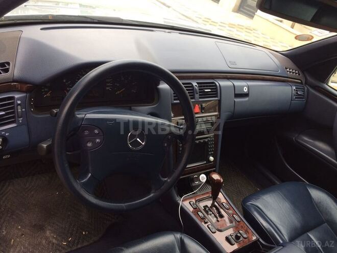 Mercedes E 220 2001, 174,520 km - 2.2 l - Bakı