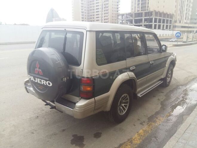 Mitsubishi Pajero 1993, 275,000 km - 2.5 l - Bakı