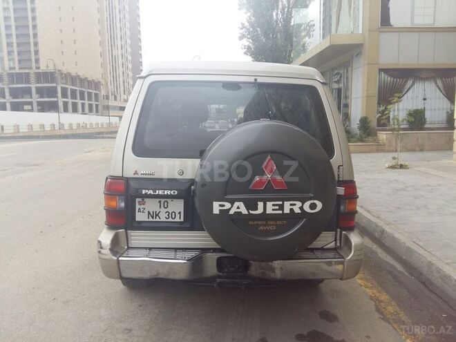 Mitsubishi Pajero 1993, 275,000 km - 2.5 l - Bakı