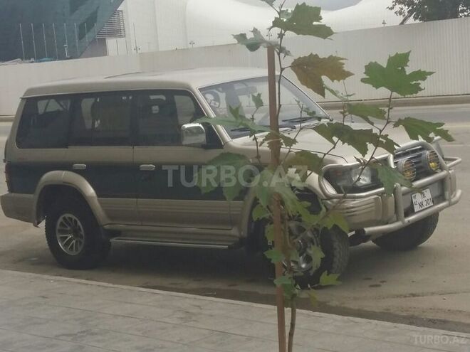 Mitsubishi Pajero 1993, 275,000 km - 2.5 l - Bakı