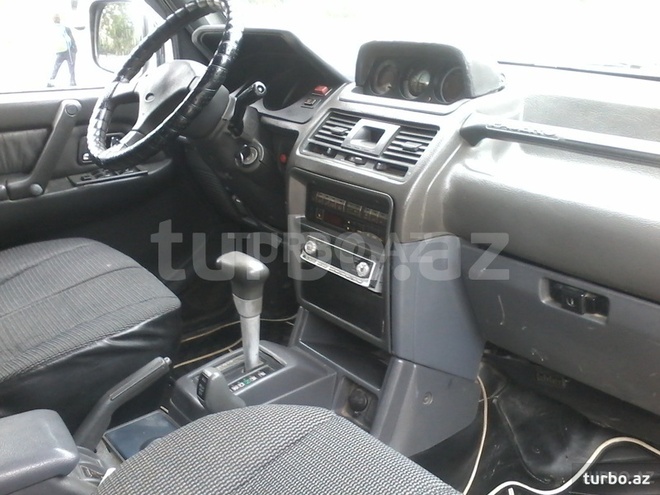 Mitsubishi Pajero 1993, 275,000 km - 2.5 l - Bakı
