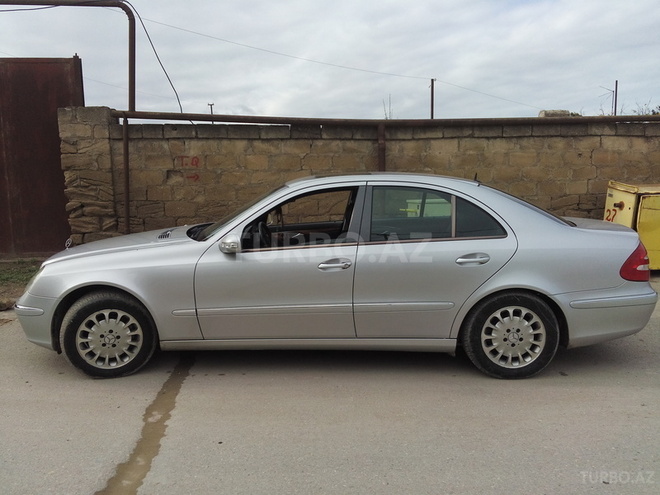 Mercedes E 240 2002, 129,000 km - 2.6 l - Bakı