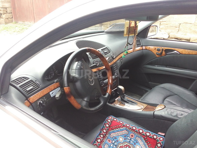 Mercedes E 240 2002, 129,000 km - 2.6 l - Bakı