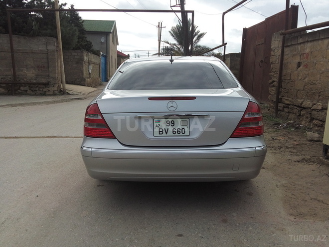 Mercedes E 240 2002, 129,000 km - 2.6 l - Bakı