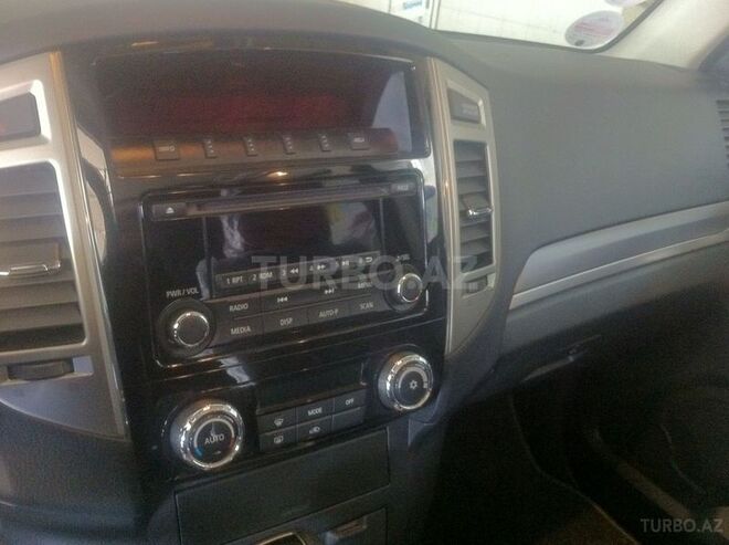Mitsubishi Pajero 2015, 1,300 km - 3.0 l - Bakı