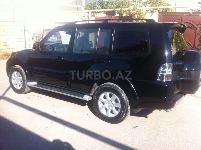 Mitsubishi Pajero 2015, 1,300 km - 3.0 l - Bakı