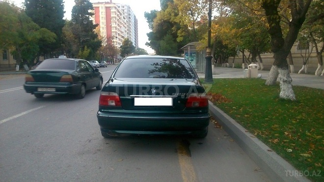 BMW 523 1996, 294,000 km - 2.5 l - Sumqayıt