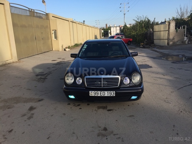 Mercedes E 220 1999, 287,903 km - 1.9 l - Bakı