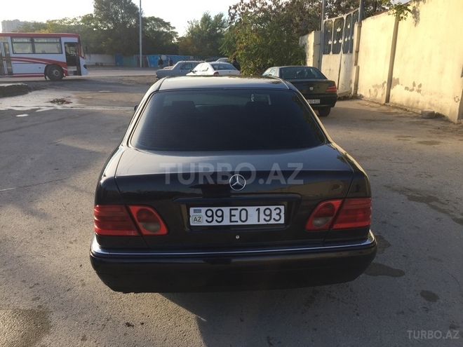 Mercedes E 220 1999, 287,903 km - 1.9 l - Bakı