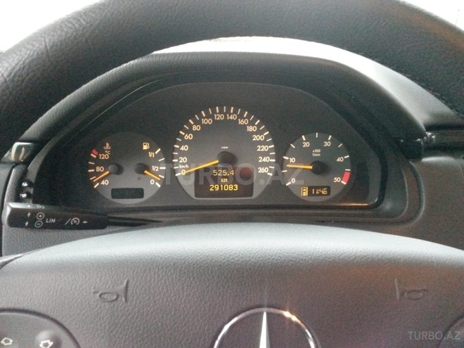 Mercedes E 220 2000, 291,083 km - 2.2 l - Bakı