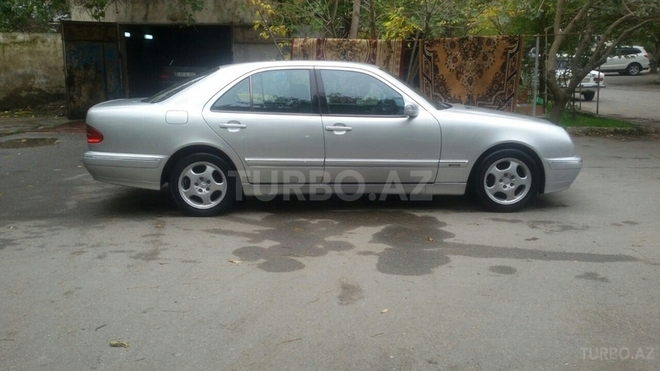 Mercedes E 220 2000, 291,083 km - 2.2 l - Bakı