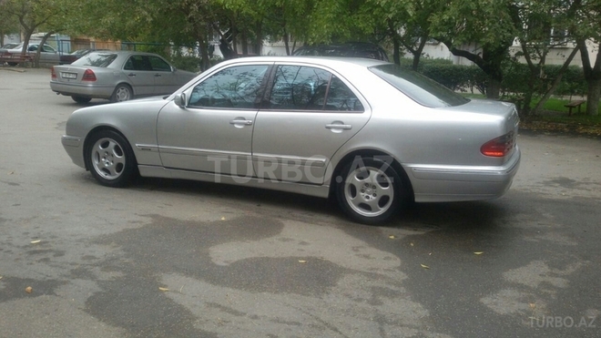 Mercedes E 220 2000, 291,083 km - 2.2 l - Bakı